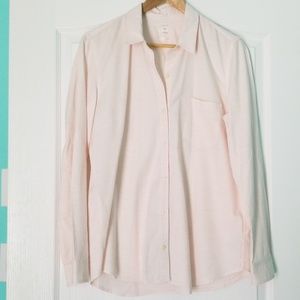 Gap Fitted Boyfriend Button Down Shirt